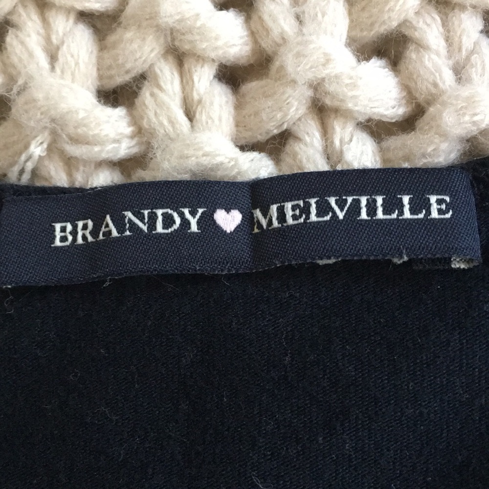 Brandy Melville Rae Top - Picture 3 of 3